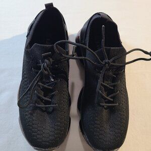 Boys Link Black Tennis Shoes Size 2 - A005